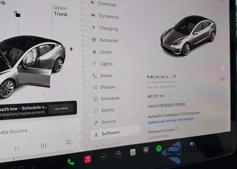 2018 Tesla Model 3 Long Range/Performance z USA, uszkodzony, nr VIN 5YJ3E1EB2JF135062
